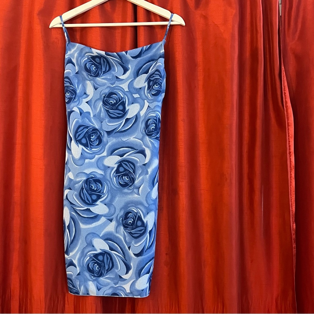 🆕Vintage-Inspired Blue Rose Print Slip Dress – Medium – NWOT (No Tags)